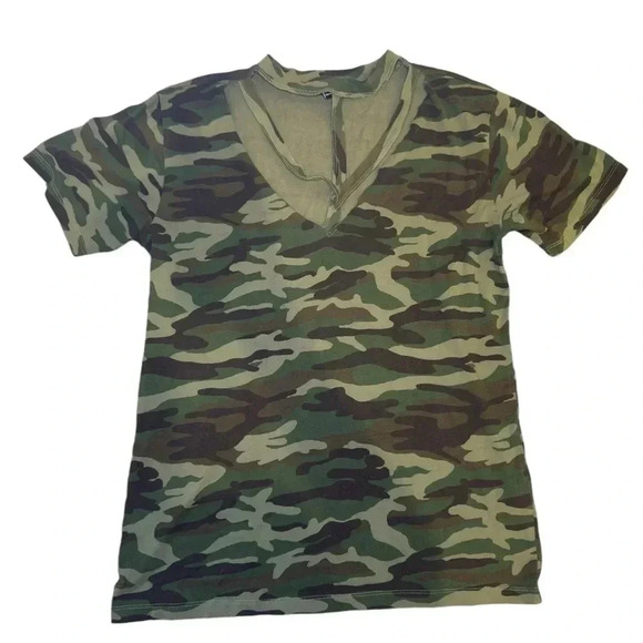 Forever 21 Camo V-Neck T-Shirt with Neck/Chest cut out detail , Size Medium - Picture 1 of 6